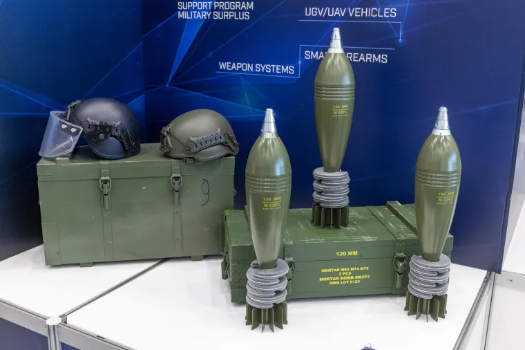 Duge cijevi, pištolji i ogromna bomba: Pogledajte prizore moćnog oružja u Osijeku