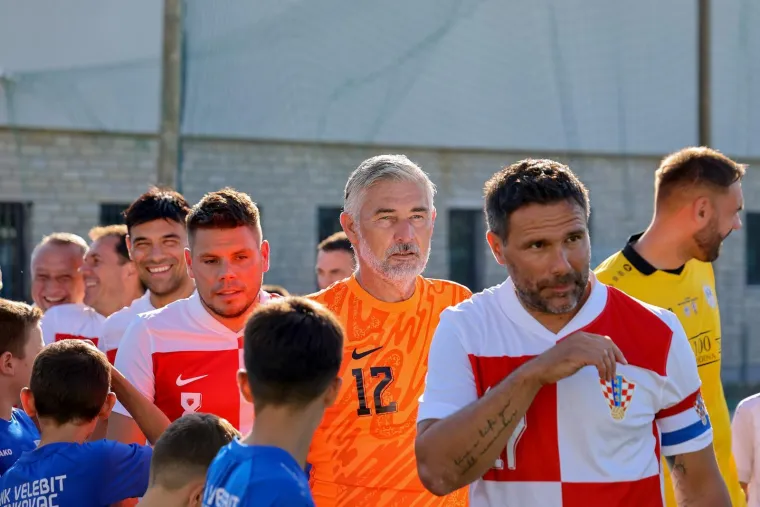 Legendarni igrači ukrali show na fešti u Benkovcu: Smijeh i suze na velikom rođendanu Velebita