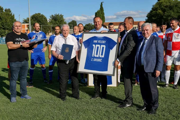 Legendarni igrači ukrali show na fe&scaron;ti u Benkovcu: Smijeh i suze na velikom rođendanu Velebita