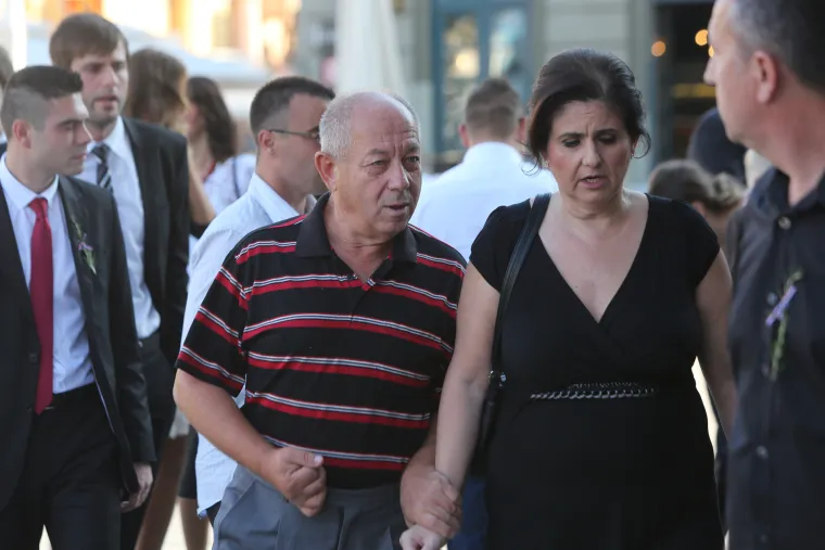 Za crkveno vjenčanje čekali da tata izađe iz zatvora, a uzvanike na svadbi zabavljala Maja &Scaron;uput