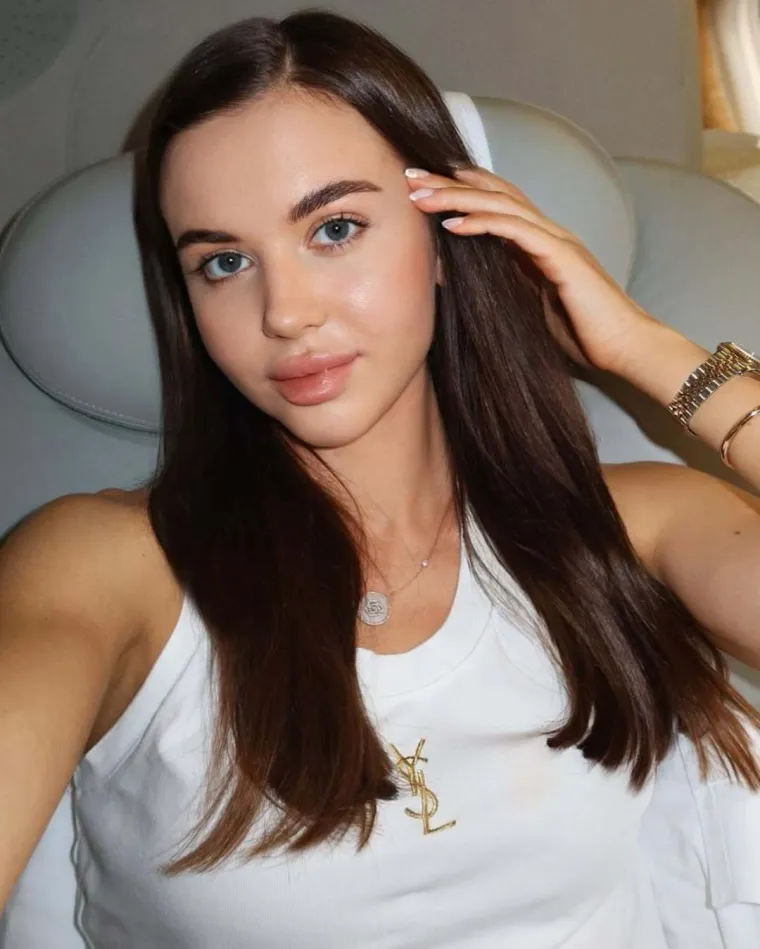 Ovo je navodna djevojka Stjepana Hausera: Lijepa Ukrajinka redovito dijeli njihove intimne trenutke