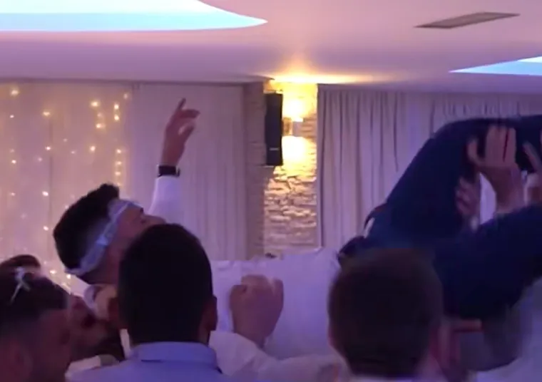 Ove urnebesne fotografije s balkanskih svadbi preplavile su mreže: Ne zna se koja je luđa