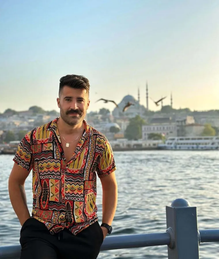 Crn, nabildan, markantan: Nakon jednog spota bosanski Bali Beg zaludio je djevojke diljem Balkana