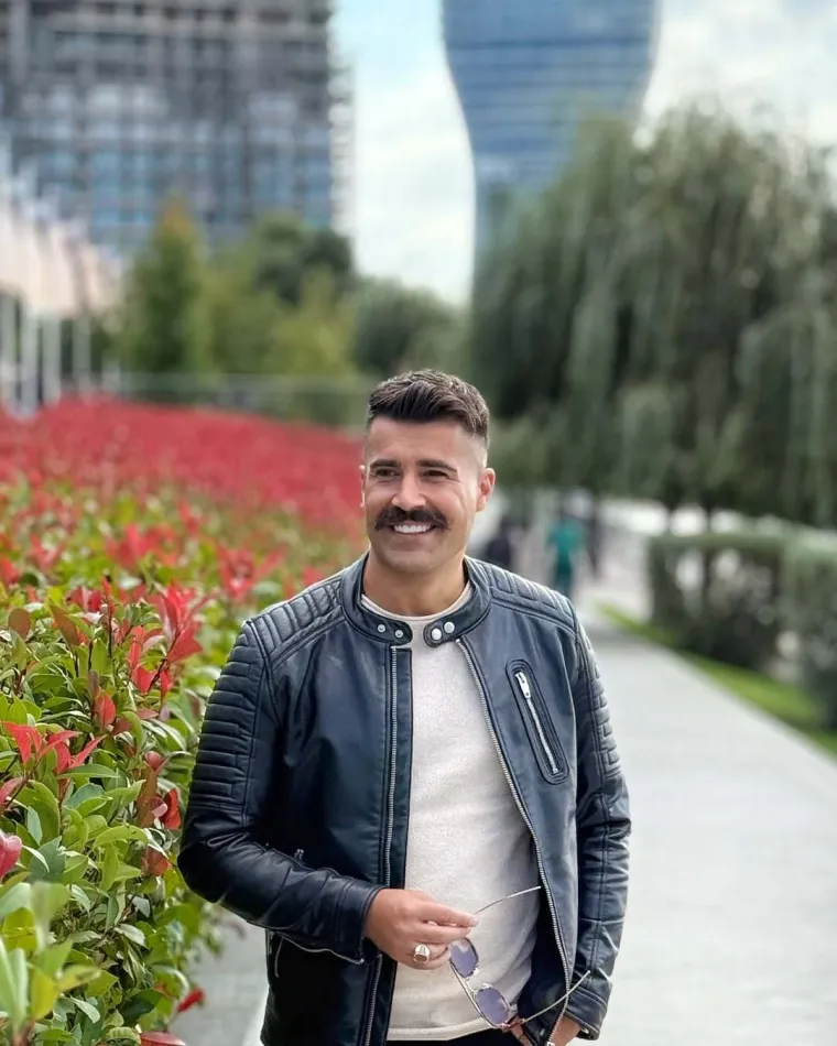 Crn, nabildan, markantan: Nakon jednog spota bosanski Bali Beg zaludio je djevojke diljem Balkana