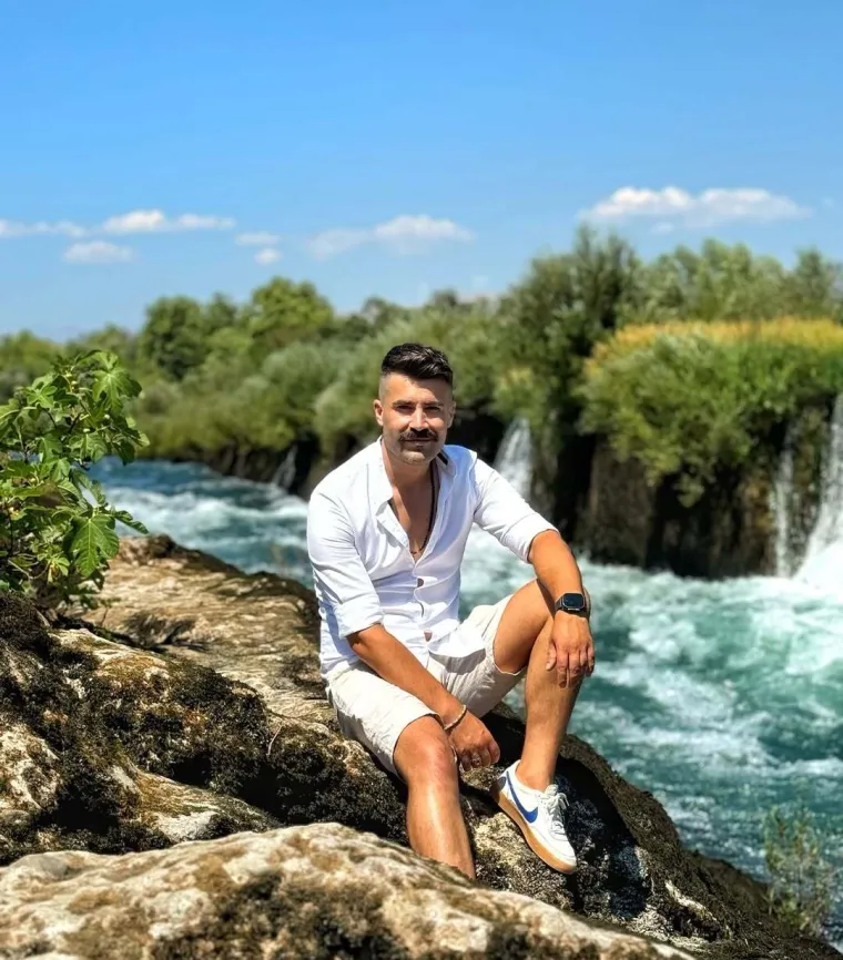 Crn, nabildan, markantan: Nakon jednog spota bosanski Bali Beg zaludio je djevojke diljem Balkana