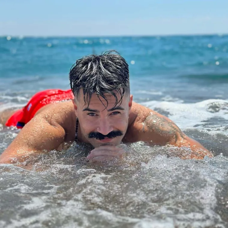 Crn, nabildan, markantan: Nakon jednog spota bosanski Bali Beg zaludio je djevojke diljem Balkana