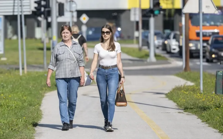 Plavuše su vladale centrom Karlovca: Pogledajte zašto su svi okretali glave na špici