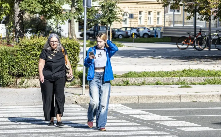 Plavuše su vladale centrom Karlovca: Pogledajte zašto su svi okretali glave na špici