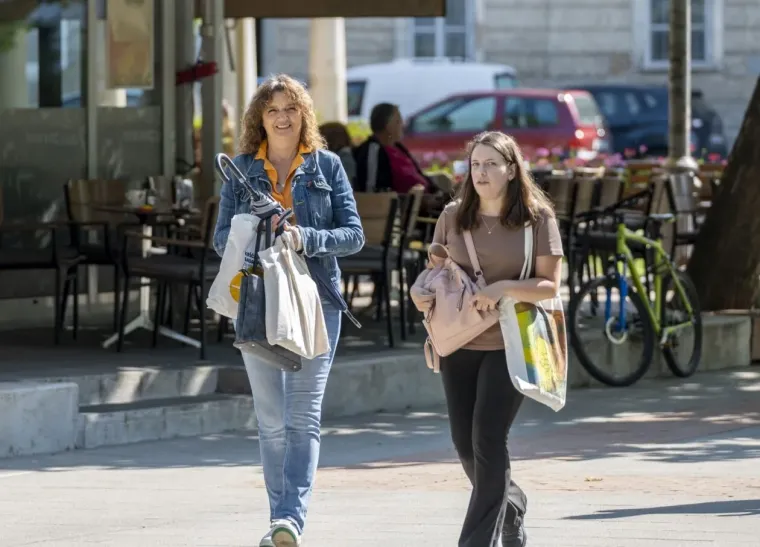 Plavuše su vladale centrom Karlovca: Pogledajte zašto su svi okretali glave na špici