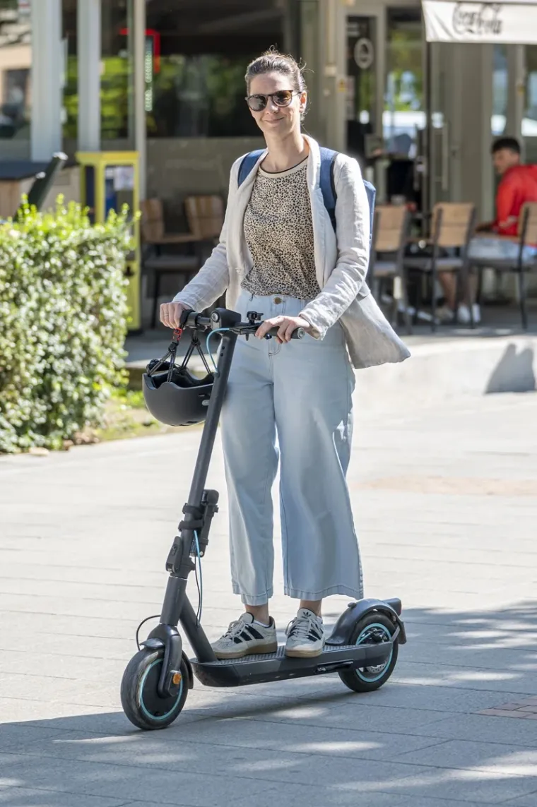 Plavuše su vladale centrom Karlovca: Pogledajte zašto su svi okretali glave na špici