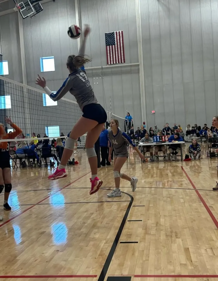 Divovska 16-godišnja odbojkašica postala zvijezda: Svi žele vidjeti fenomen kojeg je nemoguće pobijediti