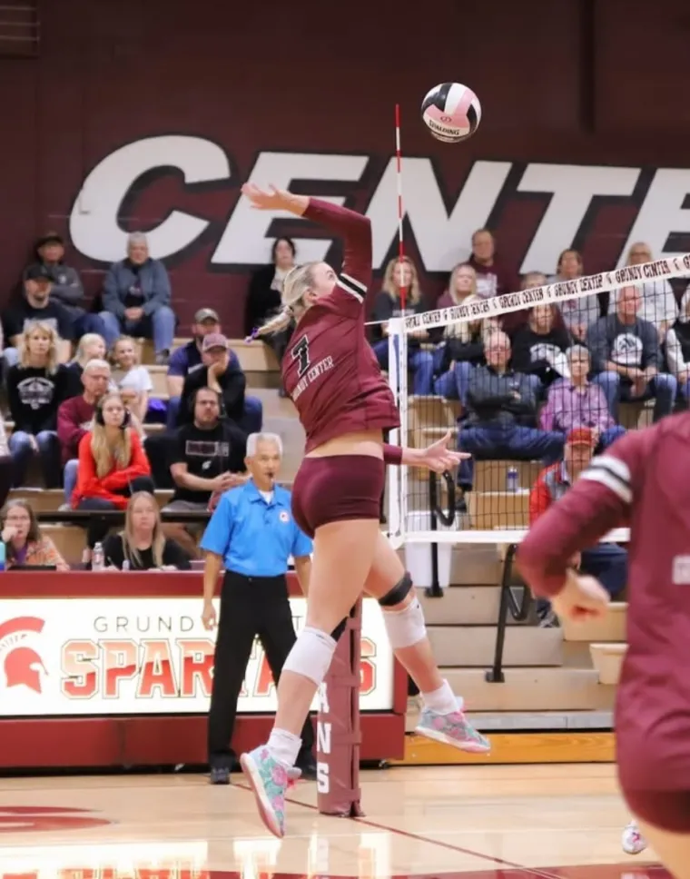 Divovska 16-godišnja odbojkašica postala zvijezda: Svi žele vidjeti fenomen kojeg je nemoguće pobijediti