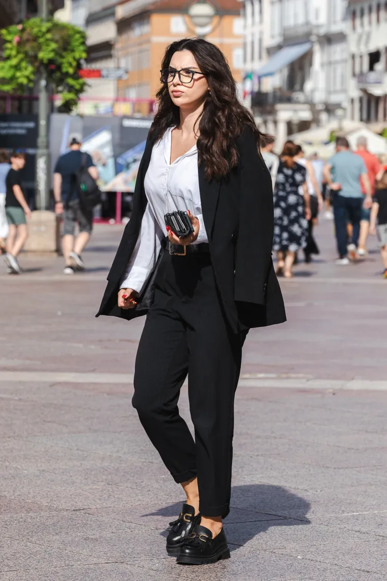 Riječki Korzo poput modne piste: Ova elegantna dama osvojila je sve poglede