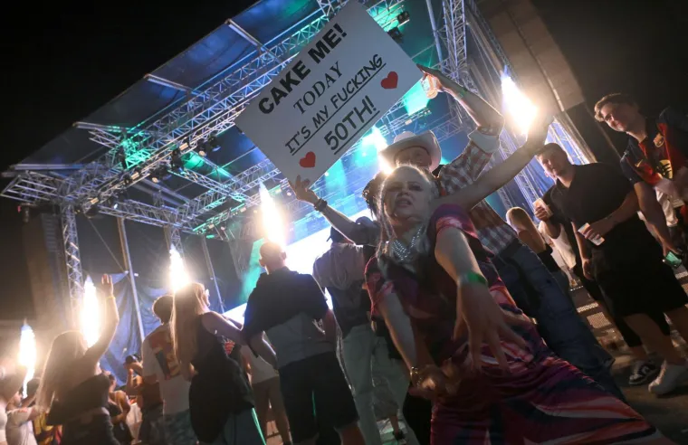 Zagrebački Velesajam u ekstazi: Šlag, torte i grudnjaci koji pucaju! Ludilo krenulo s DJ Steve Aokijem