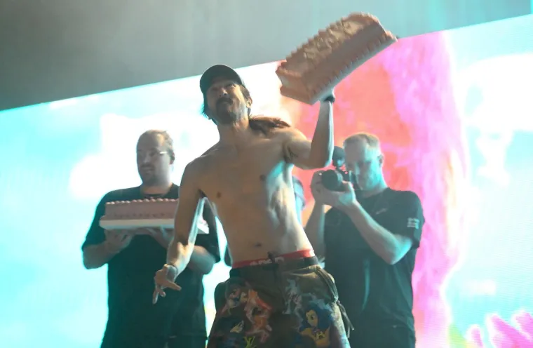 Zagrebački Velesajam u ekstazi: Šlag, torte i grudnjaci koji pucaju! Ludilo krenulo s DJ Steve Aokijem