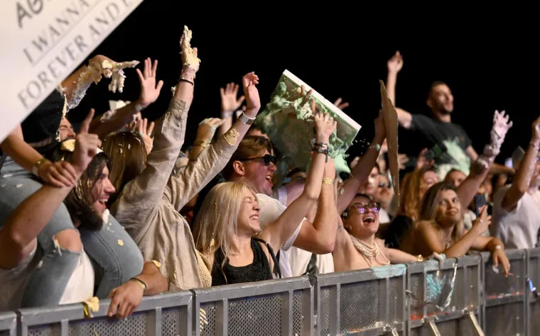 Zagrebački Velesajam u ekstazi: Šlag, torte i grudnjaci koji pucaju! Ludilo krenulo s DJ Steve Aokijem
