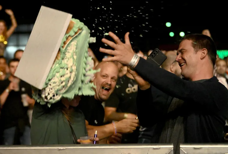 Zagrebački Velesajam u ekstazi: &Scaron;lag, torte i grudnjaci koji pucaju! Ludilo krenulo s DJ Steve Aokijem