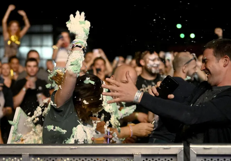 Zagrebački Velesajam u ekstazi: &Scaron;lag, torte i grudnjaci koji pucaju! Ludilo krenulo s DJ Steve Aokijem