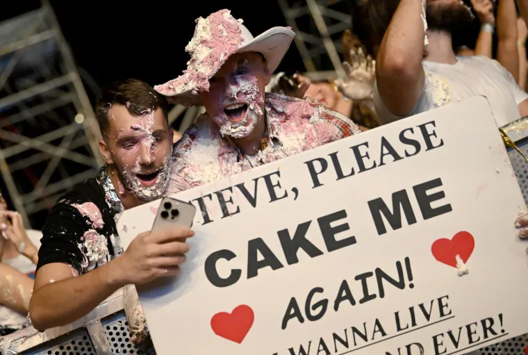 Zagrebački Velesajam u ekstazi: &Scaron;lag, torte i grudnjaci koji pucaju! Ludilo krenulo s DJ Steve Aokijem