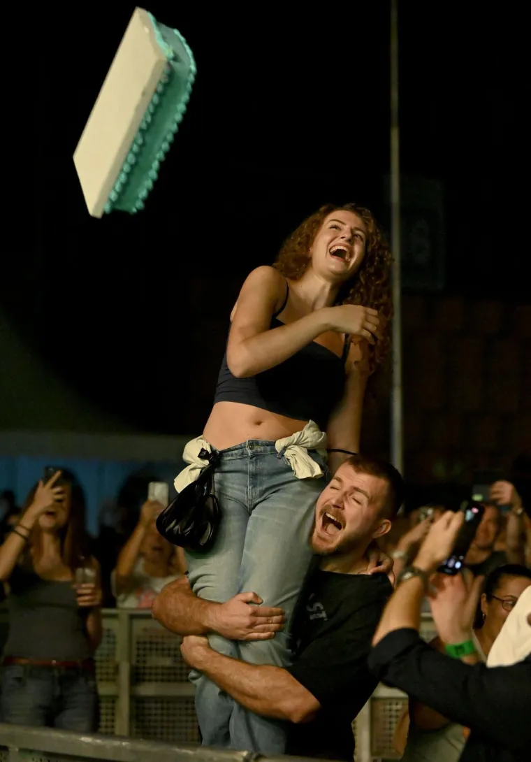 Zagrebački Velesajam u ekstazi: &Scaron;lag, torte i grudnjaci koji pucaju! Ludilo krenulo s DJ Steve Aokijem