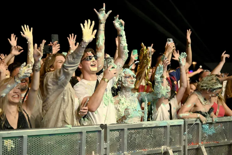 Zagrebački Velesajam u ekstazi: Šlag, torte i grudnjaci koji pucaju! Ludilo krenulo s DJ Steve Aokijem