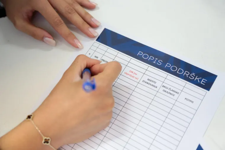 Povijesni dan na Maksimiru: Navijači se skupljaju, a stigao je i novi predsjednik