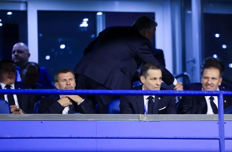 Povijesni dan na Maksimiru: Navijači se skupljaju, a stigao je i novi predsjednik