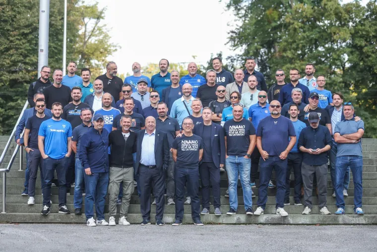 Povijesni dan na Maksimiru: Navijači se skupljaju, a stigao je i novi predsjednik