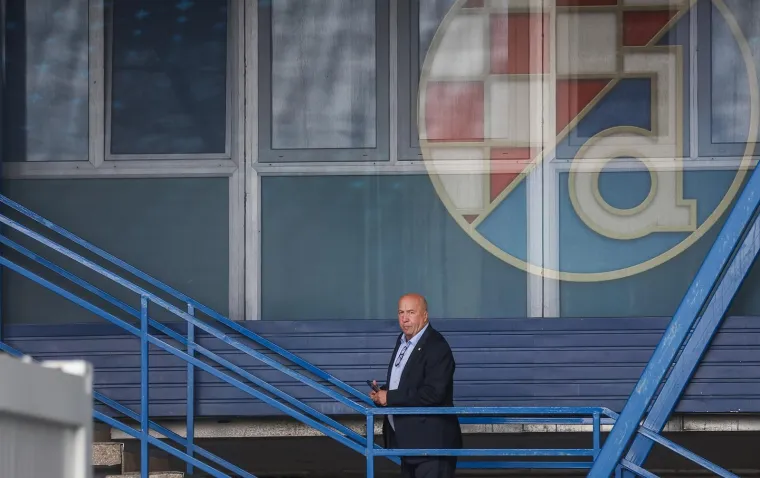 Povijesni dan na Maksimiru: Navijači se skupljaju, a stigao je i novi predsjednik