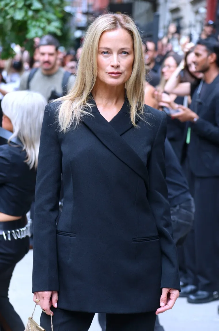 Tjedan mode u New Yorku: Prozirna haljina Dakote Johnson podigla pra&scaron;inu, a evo &scaron;to su odjenuli ostali