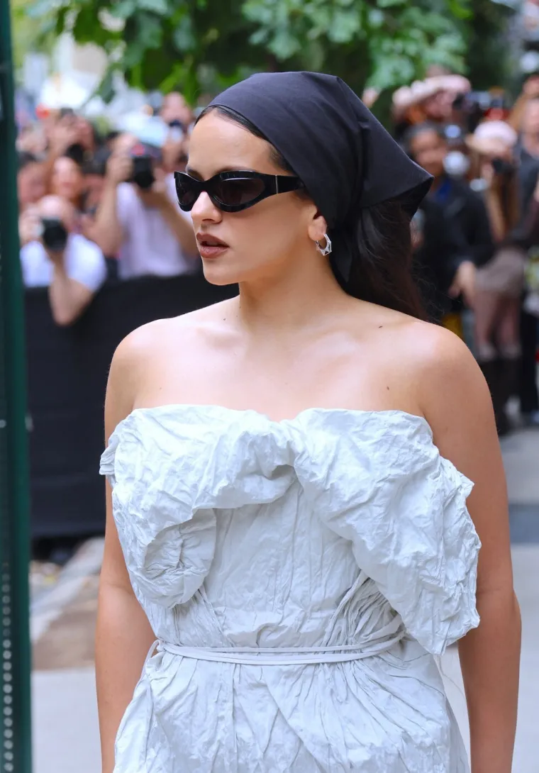 Tjedan mode u New Yorku: Prozirna haljina Dakote Johnson podigla pra&scaron;inu, a evo &scaron;to su odjenuli ostali