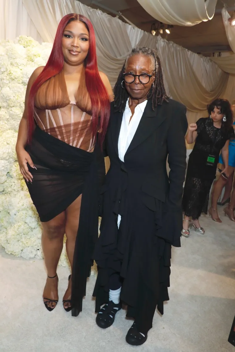 Tjedan mode u New Yorku: Prozirna haljina Dakote Johnson podigla prašinu, a evo što su odjenuli ostali