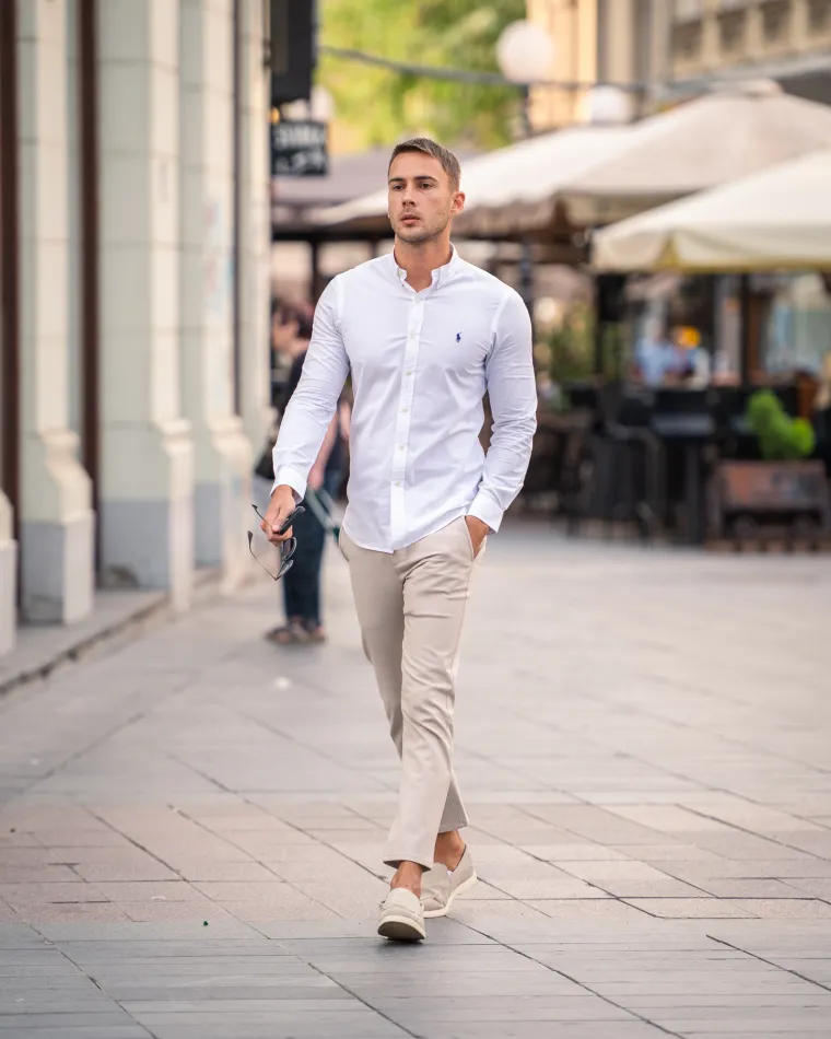 Plavokosa dama profinjenim stilom razoružala prolaznike: Tako jednostavna plijenila poglede