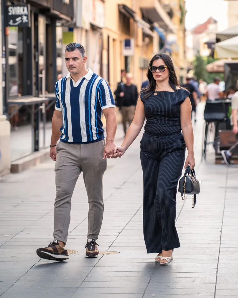 Plavokosa dama profinjenim stilom razoružala prolaznike: Tako jednostavna plijenila poglede