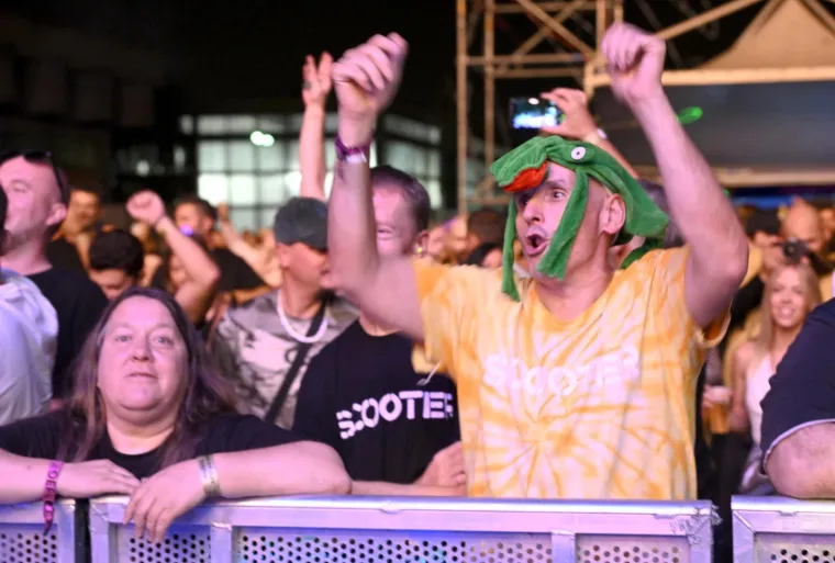 Indira i Scooter na Velesajmu, Prljavci na Šalati: Sinoć je Zagreb gorio! Pogledajte prizore