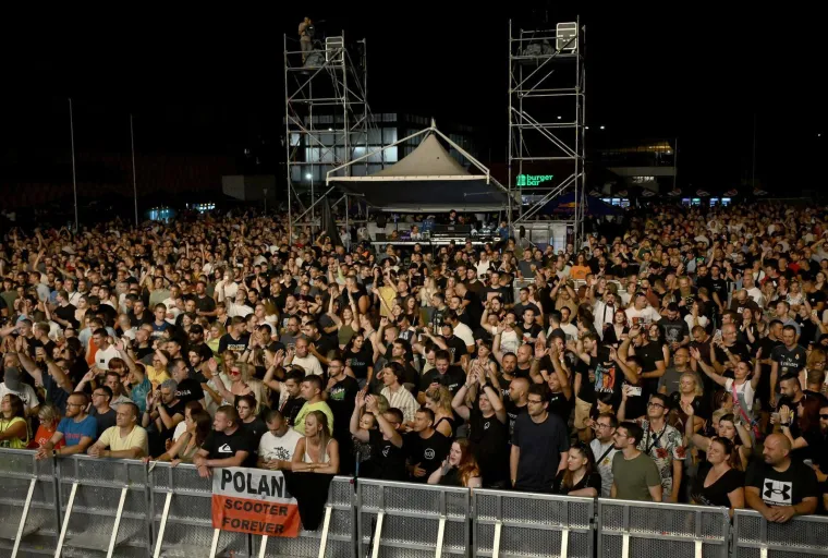 Indira i Scooter na Velesajmu, Prljavci na Šalati: Sinoć je Zagreb gorio! Pogledajte prizore