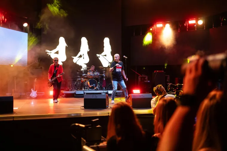 Indira i Scooter na Velesajmu, Prljavci na &Scaron;alati: Sinoć je Zagreb gorio! Pogledajte prizore