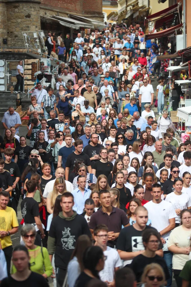 Tisuće vjernika u Bistrici: Nadbiskup Kutleša podsjetio kako je Marija postala 'Kraljica Hrvata'