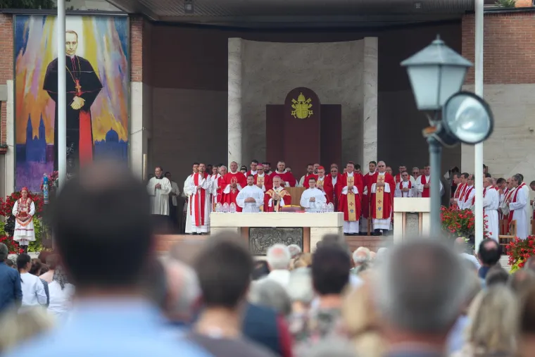 Tisuće vjernika u Bistrici: Nadbiskup Kutleša podsjetio kako je Marija postala 'Kraljica Hrvata'