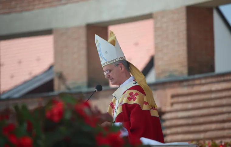 Tisuće vjernika u Bistrici: Nadbiskup Kutle&scaron;a podsjetio kako je Marija postala 'Kraljica Hrvata'