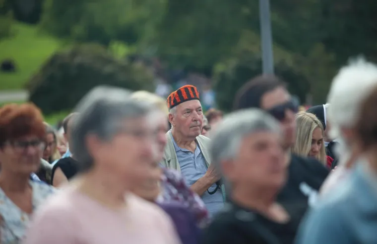 Tisuće vjernika u Bistrici: Nadbiskup Kutle&scaron;a podsjetio kako je Marija postala 'Kraljica Hrvata'