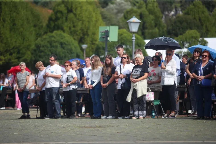 Tisuće vjernika u Bistrici: Nadbiskup Kutle&scaron;a podsjetio kako je Marija postala 'Kraljica Hrvata'
