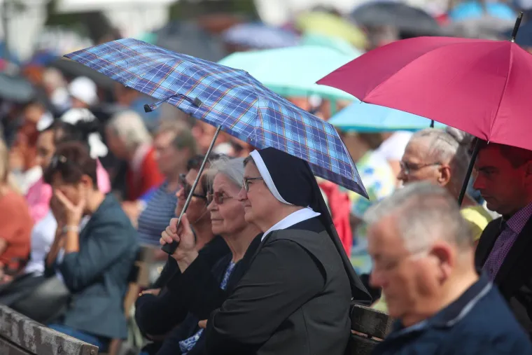 Tisuće vjernika u Bistrici: Nadbiskup Kutle&scaron;a podsjetio kako je Marija postala 'Kraljica Hrvata'