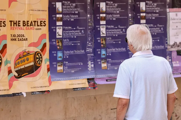 Vruća nedjelja u Zadru: Djevojke zapalile rivu, ovako se iskorištavaju zadnji dani ljeta