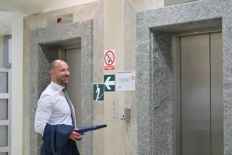 Možda ćete ba&scaron; sada poželjeti u teretanu: Pogledajte mi&scaron;iće ministra Habijana