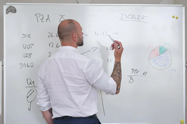 Možda ćete ba&scaron; sada poželjeti u teretanu: Pogledajte mi&scaron;iće ministra Habijana