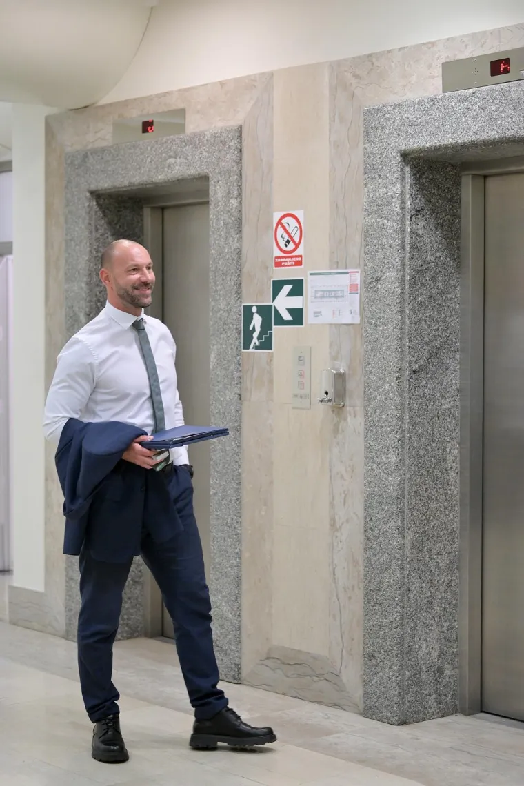 Možda ćete ba&scaron; sada poželjeti u teretanu: Pogledajte mi&scaron;iće ministra Habijana