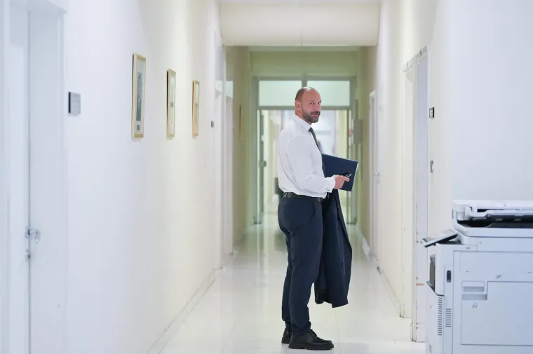 Možda ćete ba&scaron; sada poželjeti u teretanu: Pogledajte mi&scaron;iće ministra Habijana