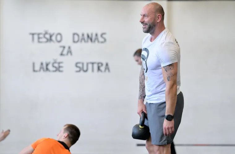 Možda ćete ba&scaron; sada poželjeti u teretanu: Pogledajte mi&scaron;iće ministra Habijana