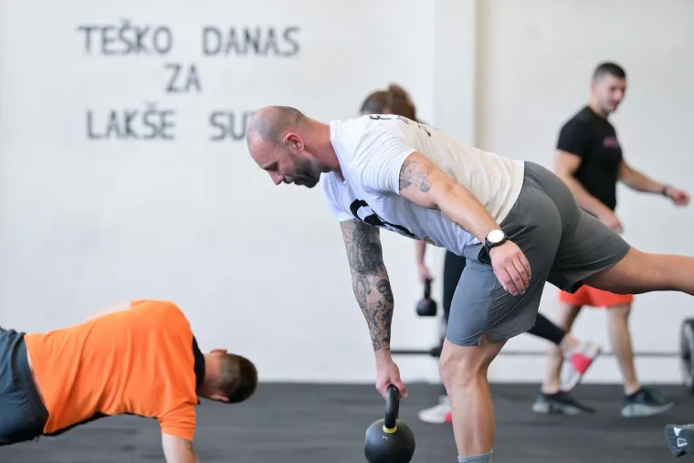 Možda ćete ba&scaron; sada poželjeti u teretanu: Pogledajte mi&scaron;iće ministra Habijana